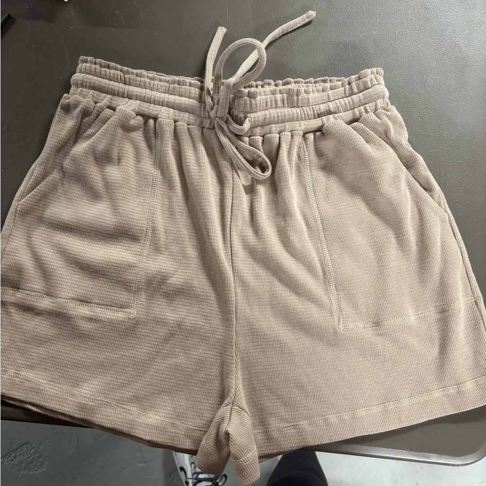 Women's Tan Casual Shorts with pockets size large comfy loungewear new in